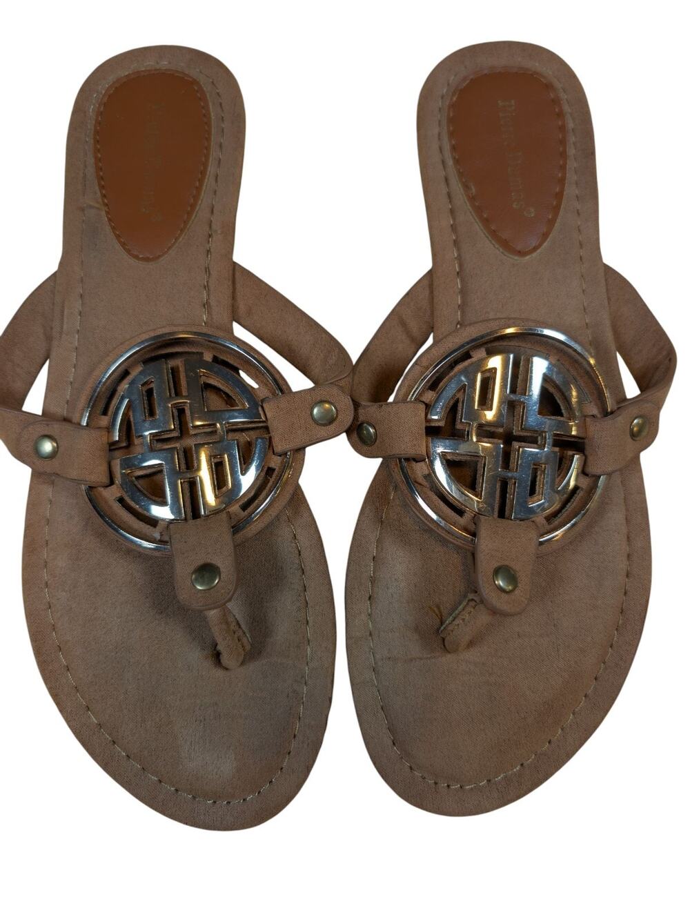Pierre Dumas Limit-24 New Tan Gold Accent Size 7.5 Sandals Flats Flip Flops